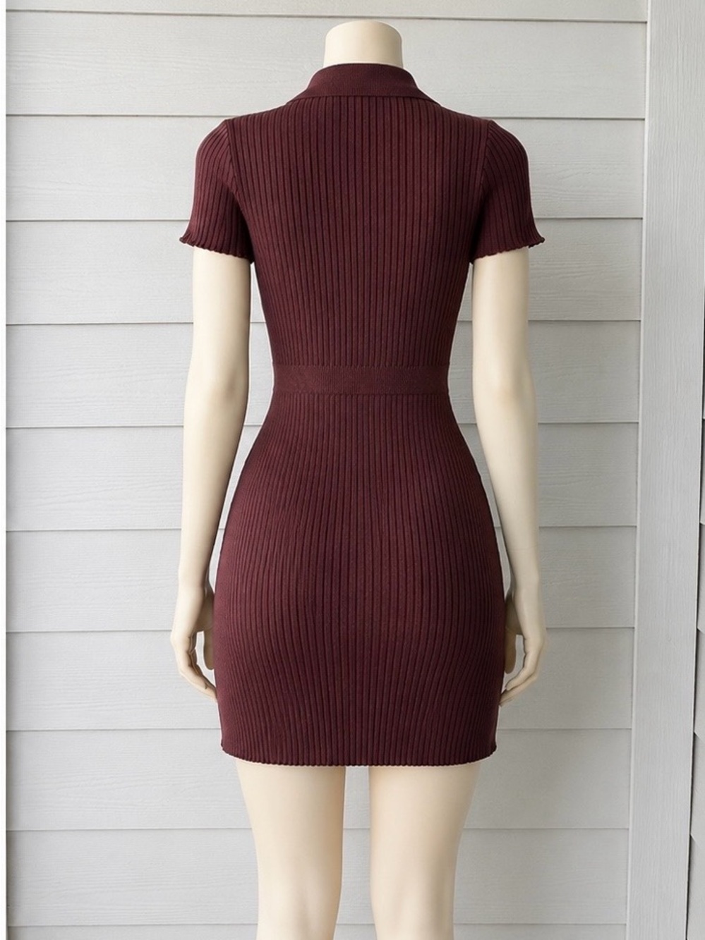 Fitted Button-Front Ribbed Mini Dress in Burgundy - Picture 2 of 7